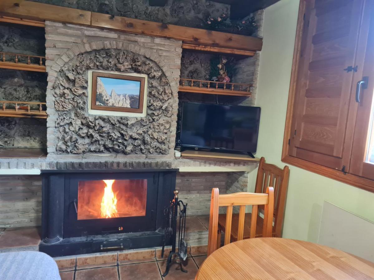 Casas Rurales Los Enebros 네르피오 외부 사진