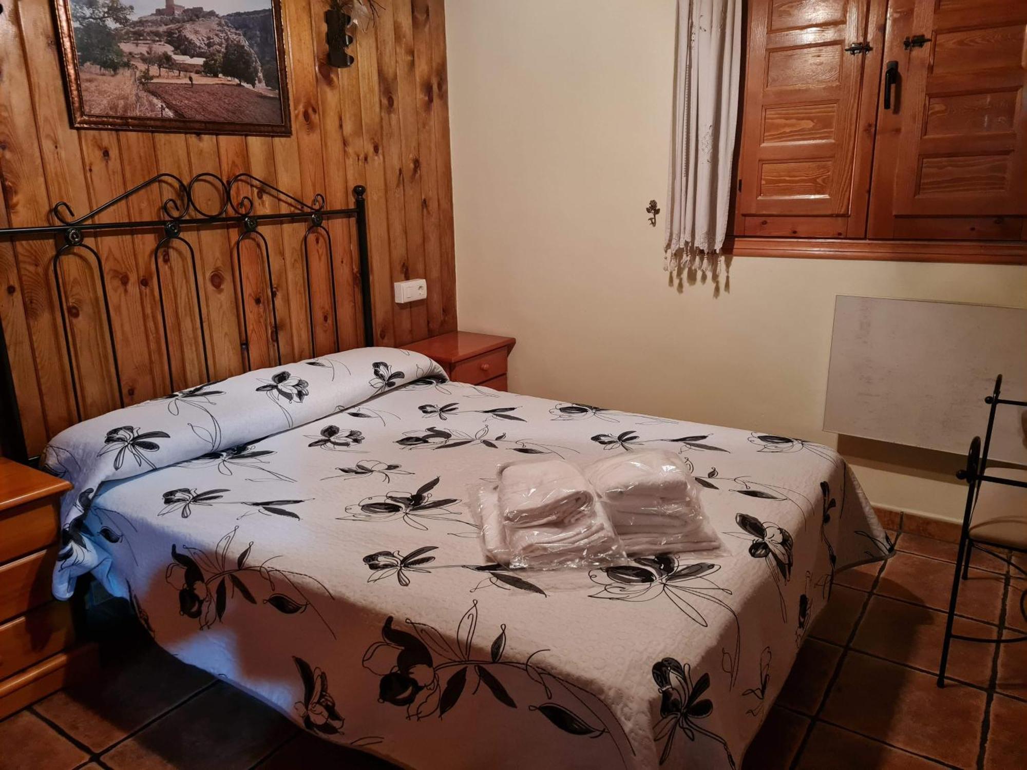 Casas Rurales Los Enebros 네르피오 외부 사진
